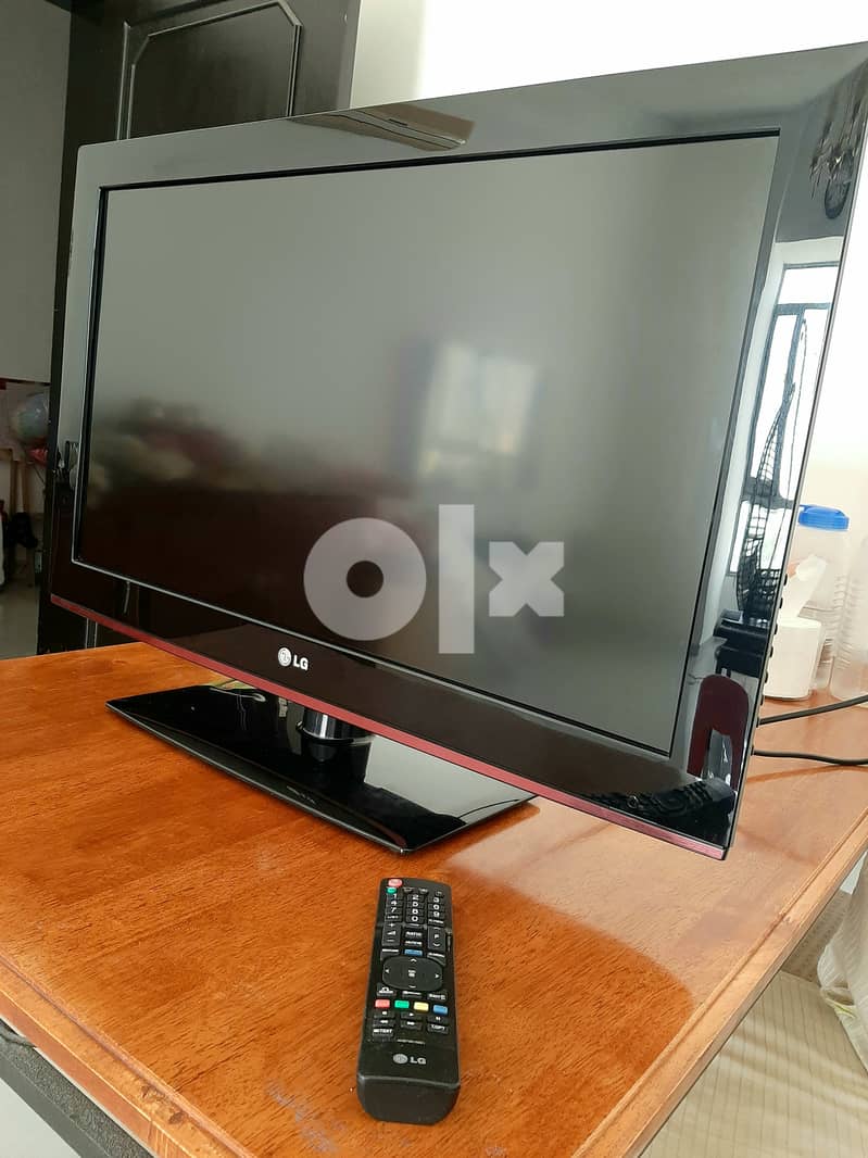 LG LCD HD TV 32” 1
