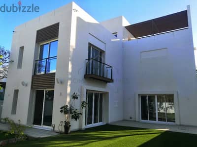 Spacious 6 bedrooms + maid room stand-alone villa for sale in Al Mouj