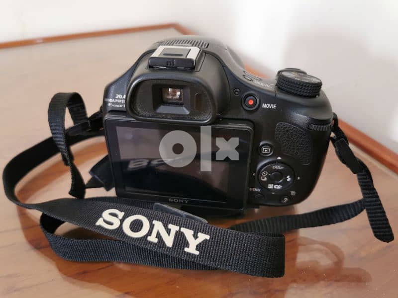 Sony camera Model No. DSC-HX400V 11