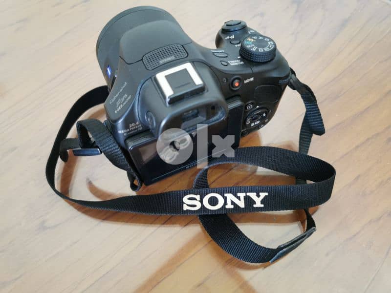 Sony camera Model No. DSC-HX400V 14