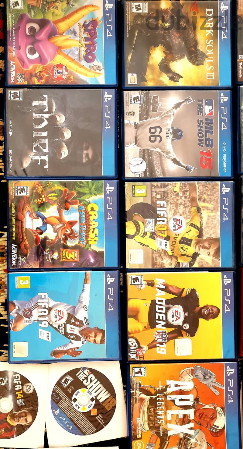PS4 with 90  games + 3 Conteollers 5