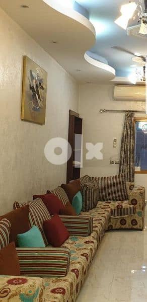 Stylish Sofa (3 Seater) In Alkhuwair ٣ كنبات جميلة للبيع 4