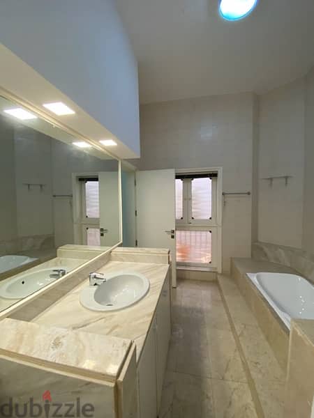 Lovely villa standalone at qurum 4 bedrooms for rent 17