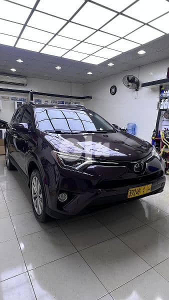 Toyota RAV4 Limited (2017) American car, Very good condition. 1