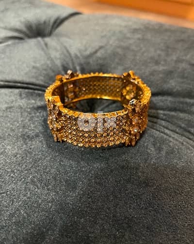 Ladies bangle