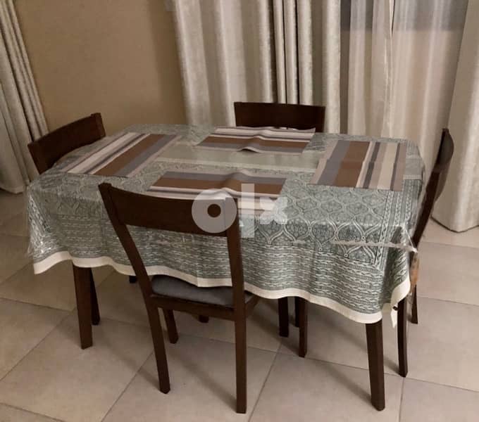 Wooden 4 Seater Dinning Table with chairs 6