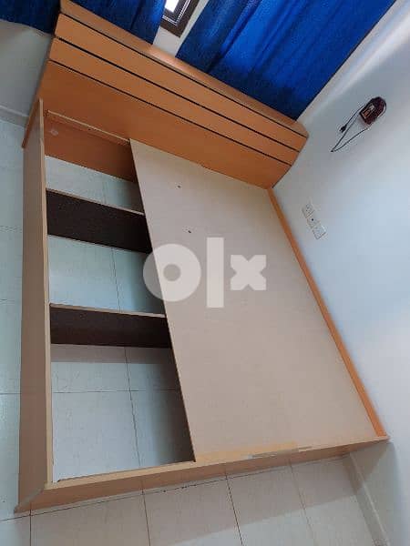 bed,metres and 2 side table 1