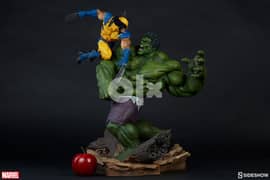 Hulk vs Wolverine Statue 0