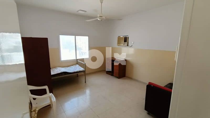 Room for rent in Alkhoudh for single working woman expatriate 1