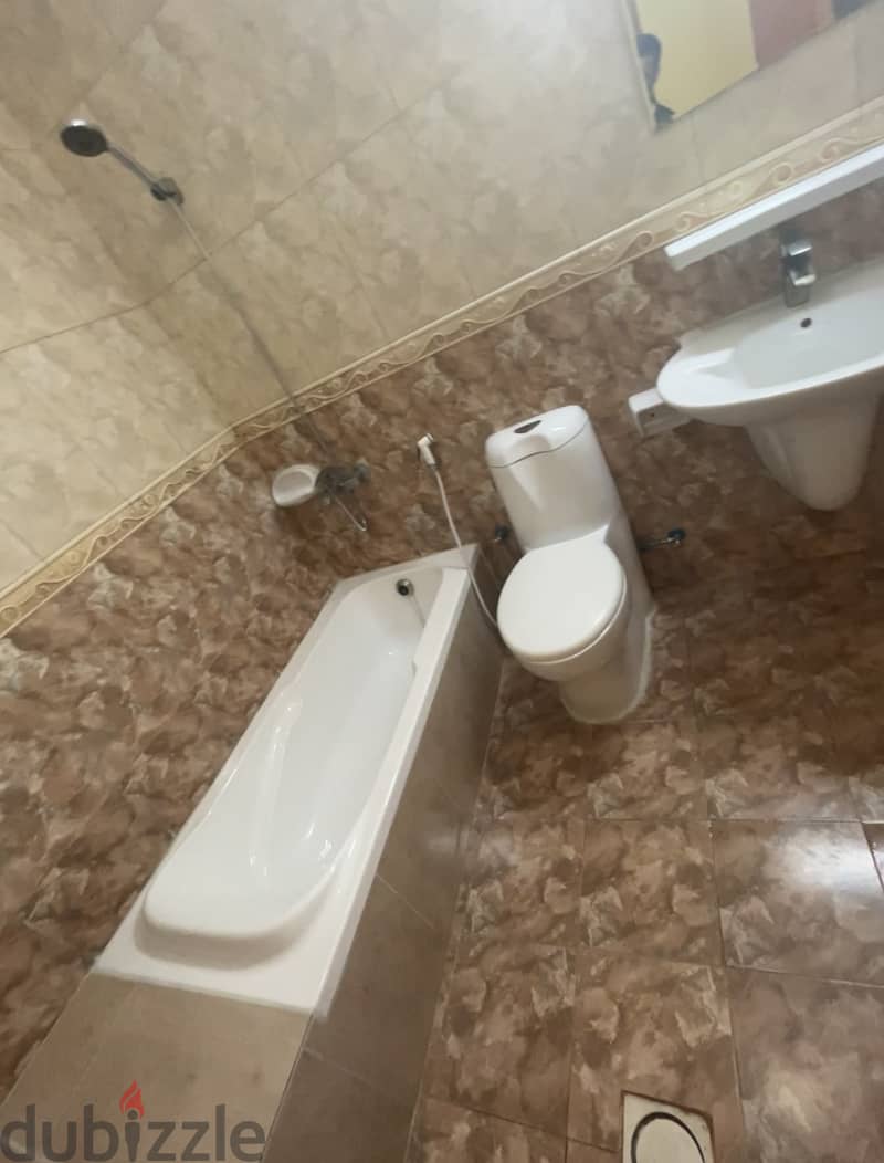 Master Room a minute from Avenues mall 2