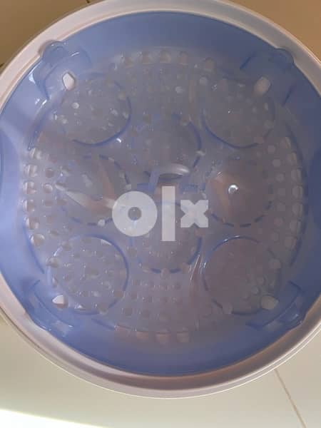 avent baby bottle sterilizer ( microwaveable) 1