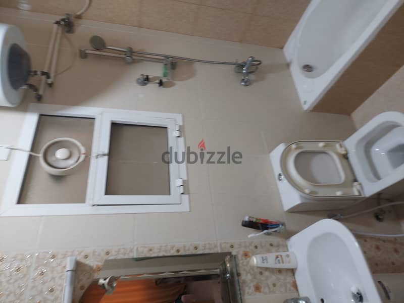 Room available  attched wash room,in back side alkhweir (jollibie) 1