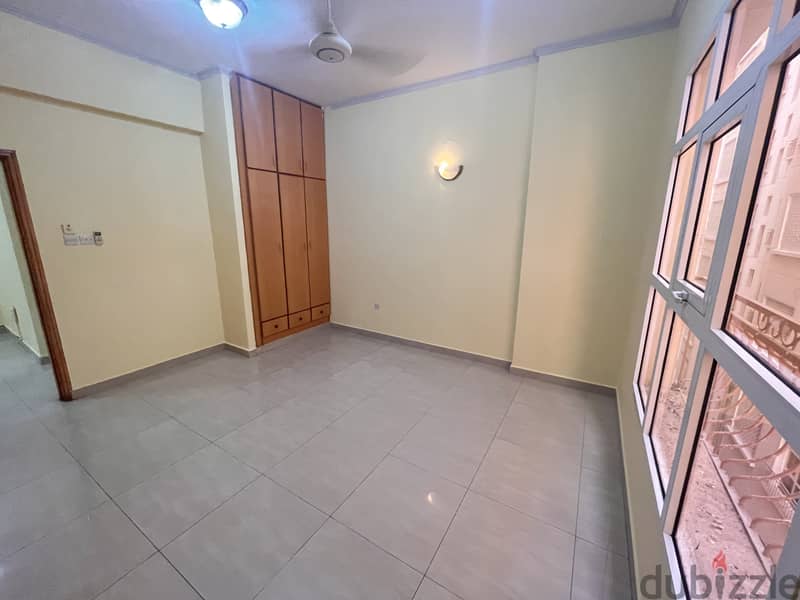 shareing bed space for Rent Opposite to Avenues Mall 3