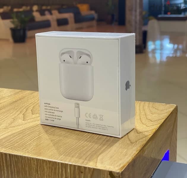 Apple AirPods (2nd generation) With Charging Case Brand New 4