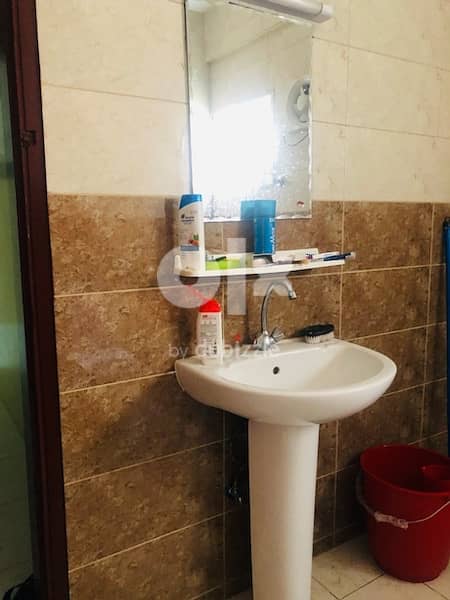 available furnish room for executive bachelor in Al Hamriya,Muscat 0