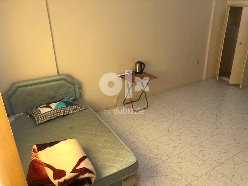 available furnish room for executive bachelor in Al Hamriya,Muscat 7
