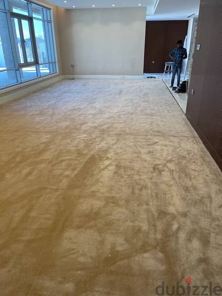 venyl floors & carpet , curtains 11