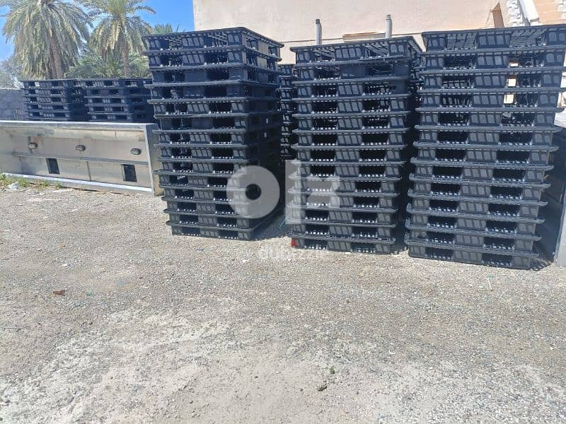 USED PLASTIC PALLETS FOR SALE 1