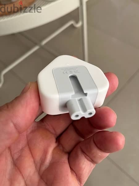 Genuine Apple UK Outlet Adapter for Chargers 1