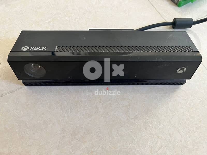 Xbox One Console with KINECT 4