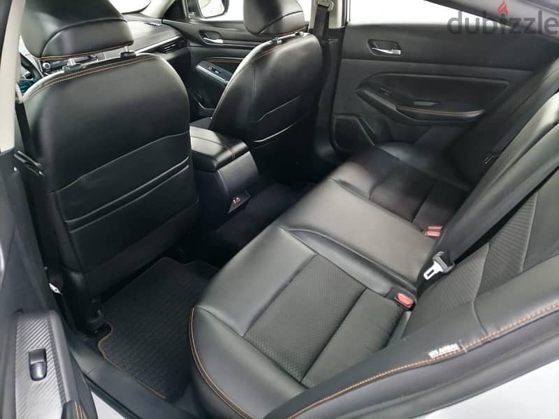 Nissan Altima Sr 2019 full option dialy and monthly rent 3