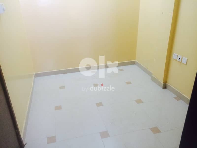 غرفة مفردة ومستقلة للايجار فالخوض السادسةsingle room for rent in koudh 1