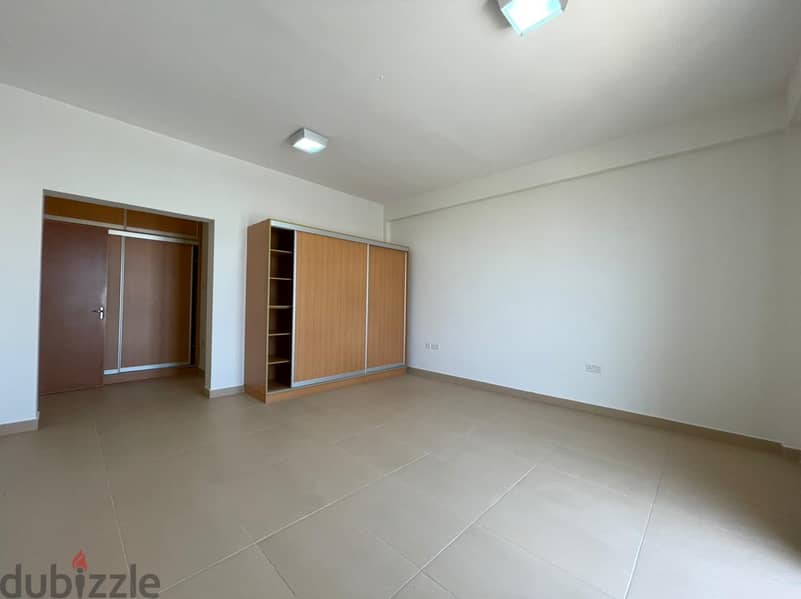 4 + 1 BR Handsome Villa in Dolphin Village 6