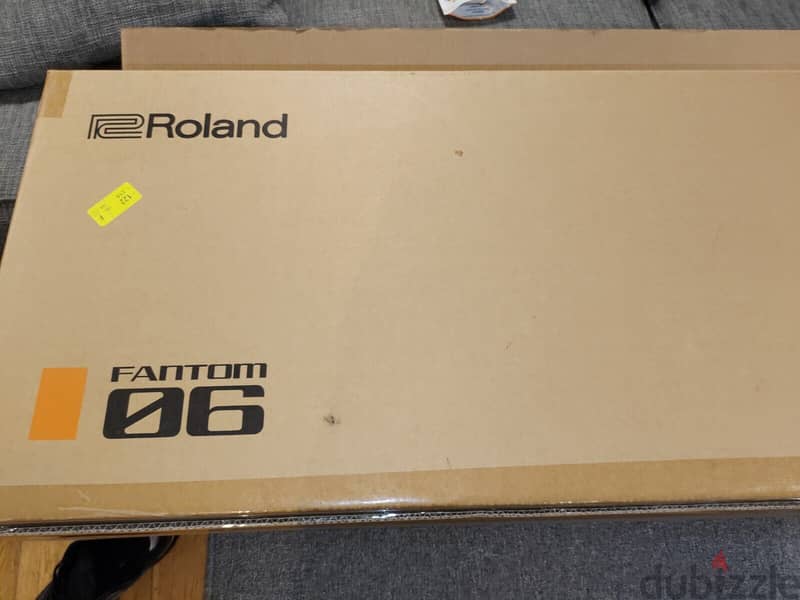 Roland Fantom 06 Synthesizer hardly used. With EV-5 pedal 0