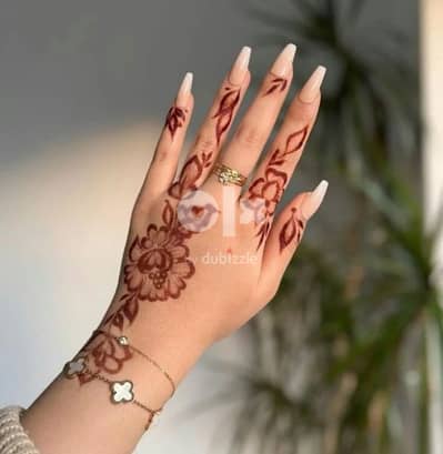 henna artist on your doorsteps