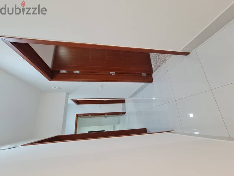 Luxurious, Spacious And Exceptional Value 1223 Bldg (LANA HOUSE) 9