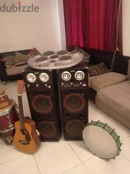 Sale of used musical instruments by a musician in Al Khuwair 3