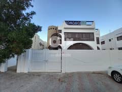 10 + 1 BR Large Villa in Wadi Kabir