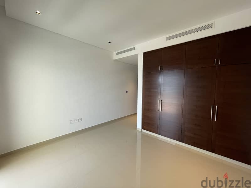 Beautiful 2 Bedroom Plus Study Sea View Apartment for Sale in Al Mouj 6