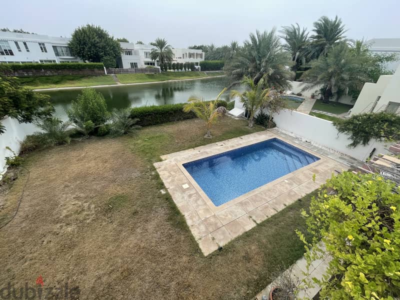 Large 5 Bedroom Lake Front Villa wth Private pool for Sale in Al Mouj 17