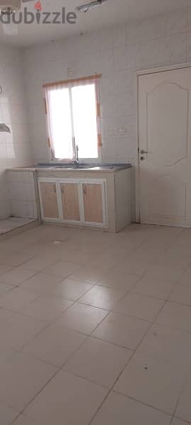 3 bedroom flat in Al Khuwair 33 4