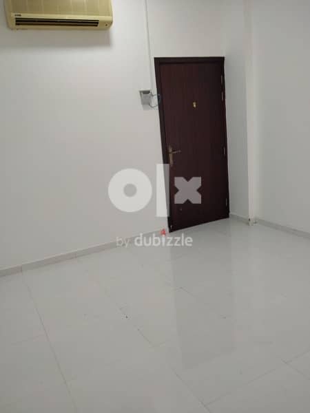 شقة للعوائل غرفتوصاله120 ريال بالواتسابflat for rent 4 family 120RO 2