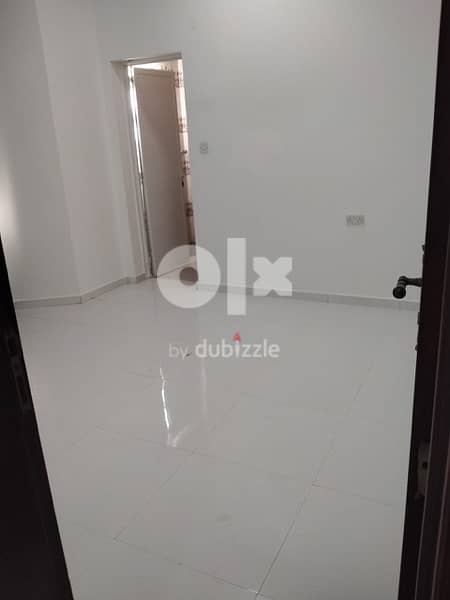 شقة للعوائل غرفتوصاله120 ريال بالواتسابflat for rent 4 family 120RO 4