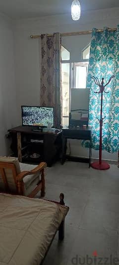 غرفة مفروشة للايجار في العذيبة   Furnitured Room fo in Al Aziba r