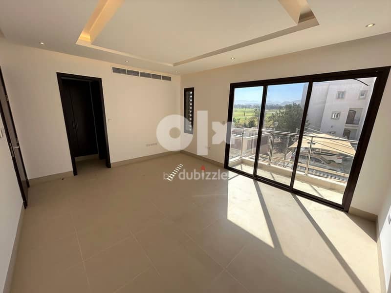 Luxury four bedroom townhouse in Muscat Hills 8