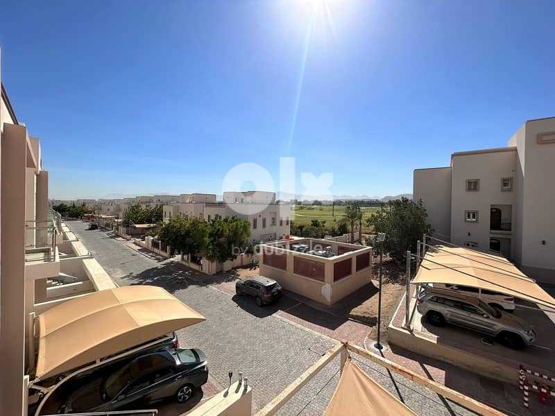 Luxury four bedroom townhouse in Muscat Hills 9
