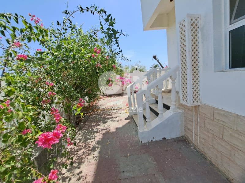 very beautiful  villa in Hail North quiet area spacious house 5