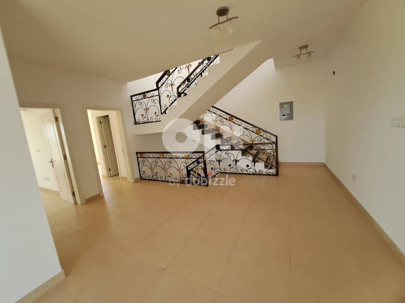 very beautiful  villa in Hail North quiet area spacious house 10