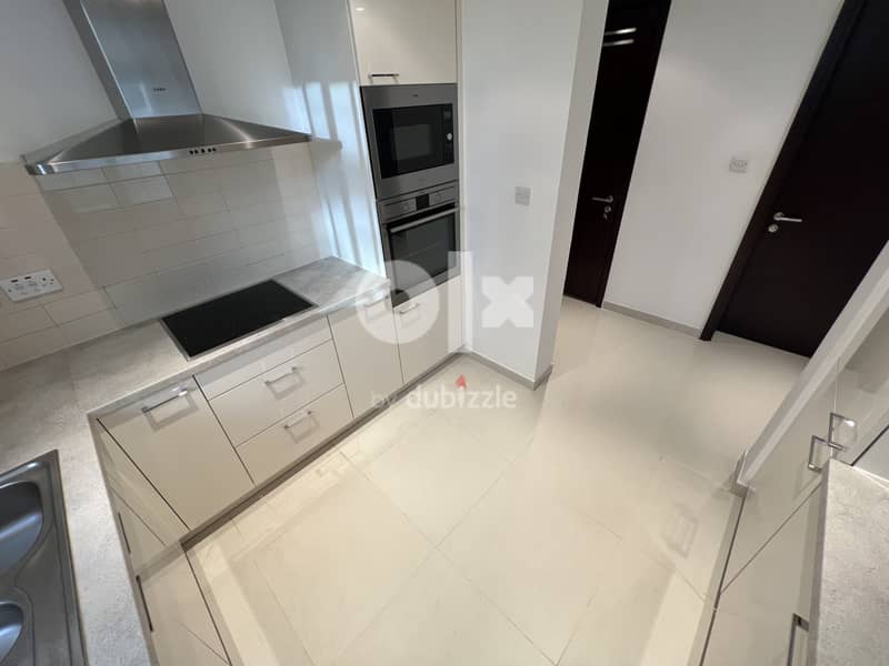 Large 1 Bedroom Apartment with Large Terrace for Sale in Al Mouj 1