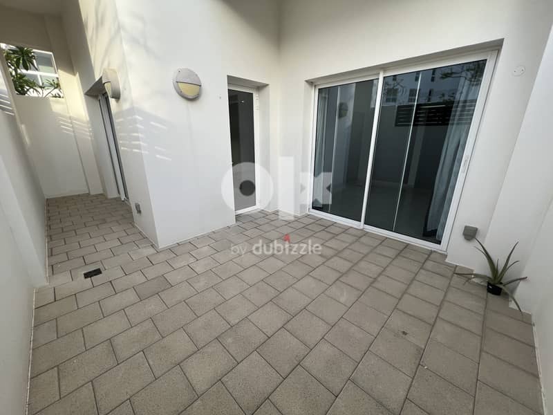 Large 1 Bedroom Apartment with Large Terrace for Sale in Al Mouj 5