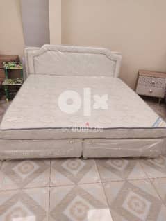 All SIZE BED HAVE AVAILABLE. . KING SIZE. QUEEN SIZE SINGLE SIZE. .