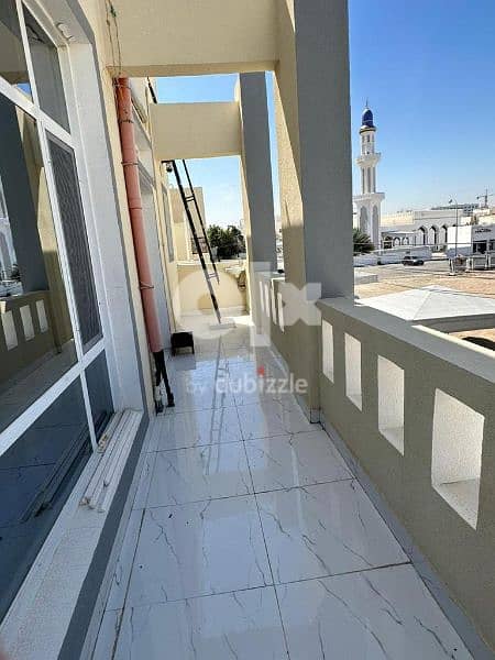 Single furnished Bed Room in Alkhuwair غرفة مؤثثة بالخوير 5