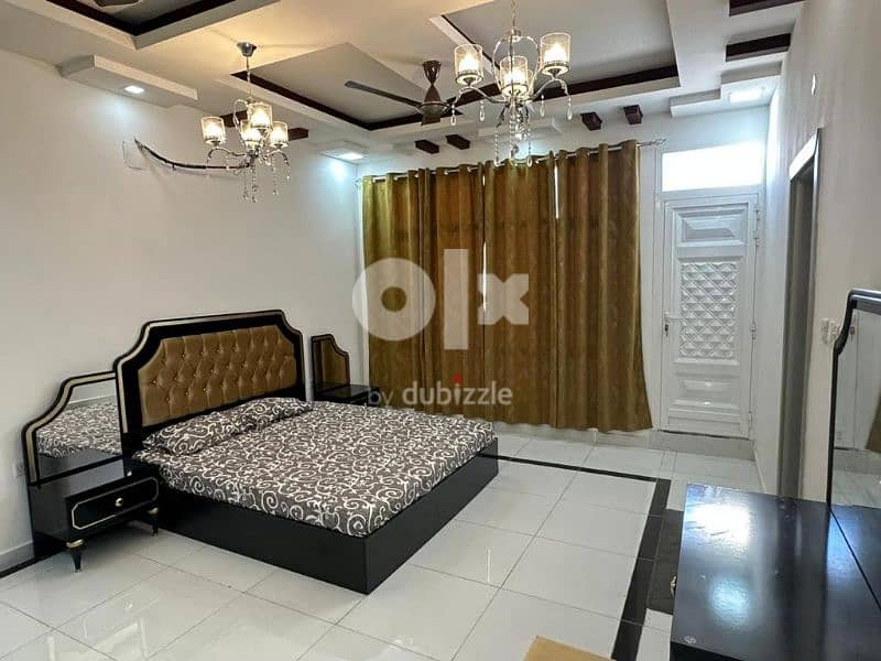 Single furnished Bed Room in Alkhuwair غرفة مؤثثة بالخوير 7