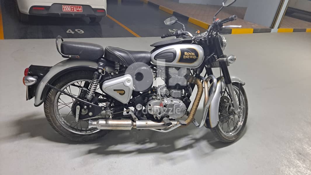 Royal Enfield Bullet 500 CC Classic Motor Bike 1