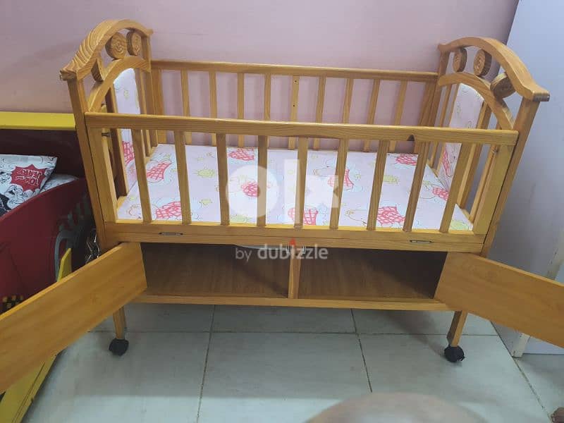 baby cot 1