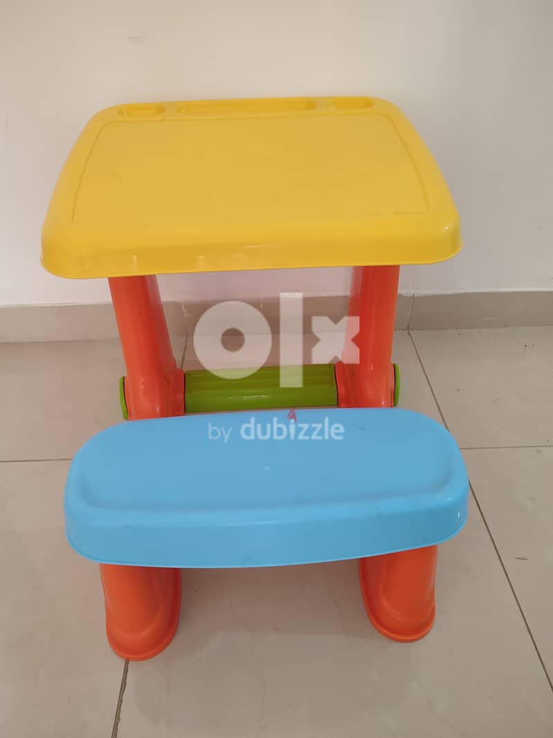 Branded Kids Desk مكتب للأطفال ماركة عالمية 0